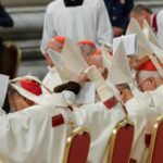 Cardenales ultiman sus reuniones antes del cónclave
