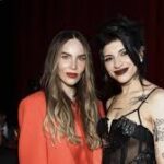 Cazzu y Belinda se conocen en evento de importante revista y se toman foto juntas