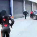 Reportera capta en vivo a policía del Edomex que presuntamente extorsionaba a un automovilista en Naucalpan