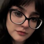 Actriz de doblaje de ‘Demon Slayer’ y ‘Miraculous’ vende audios personalizados para salvar a su perrita enferma