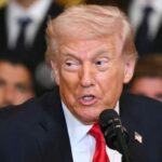 Donald Trump asegura que Irán se rindió, pero amaga con un ataque “muy duro” contra el país